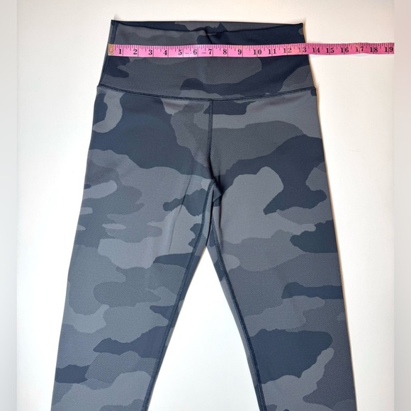 Set of 5 Activewear Leggings and Sports Bra Size- Large ( Danskin, DKNY,Aerie ) - Picture 8 of 16